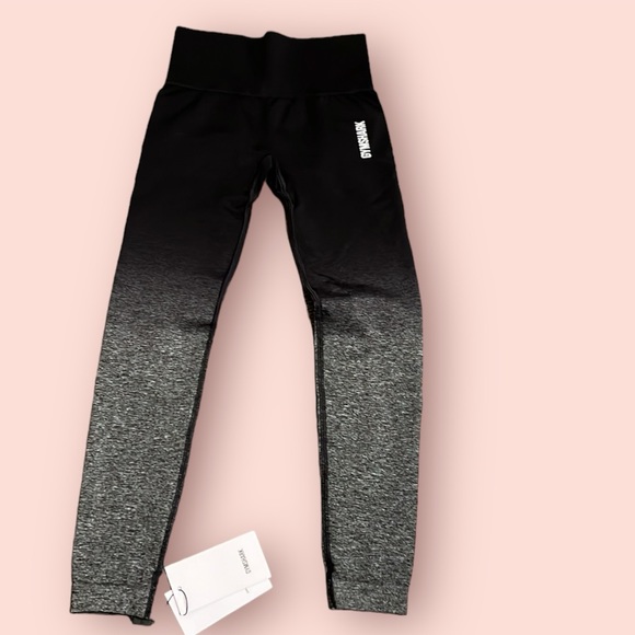 Gymshark Set (Top & Leggings) - Picture 8 of 8